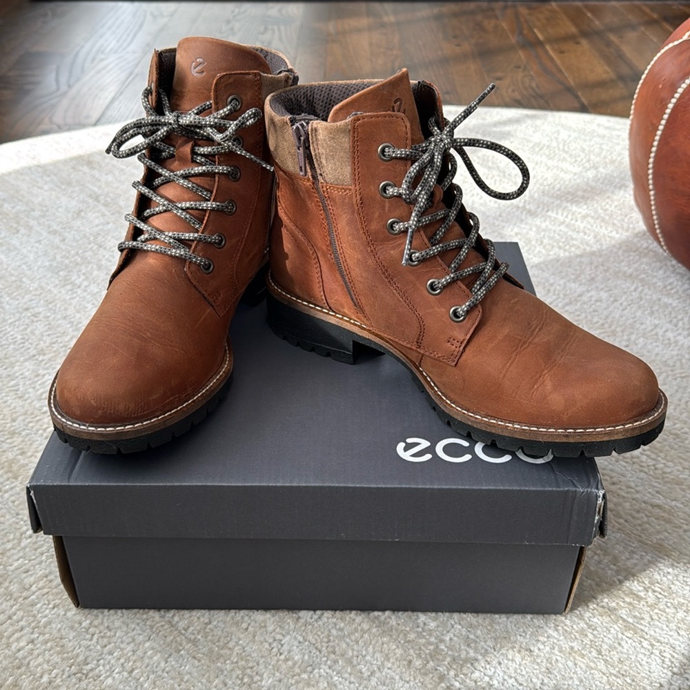 Ecco Elaina Boots, size 10-10.5